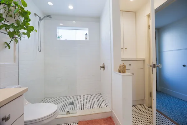 $4,000 | 2102 Travis Heights Boulevard, Austin, TX 78704