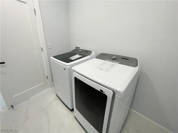 $2,300 | 517 Johns Avenue, Lehigh Acres, FL 33972