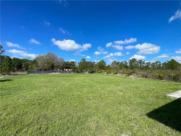 $2,300 | 517 Johns Avenue, Lehigh Acres, FL 33972