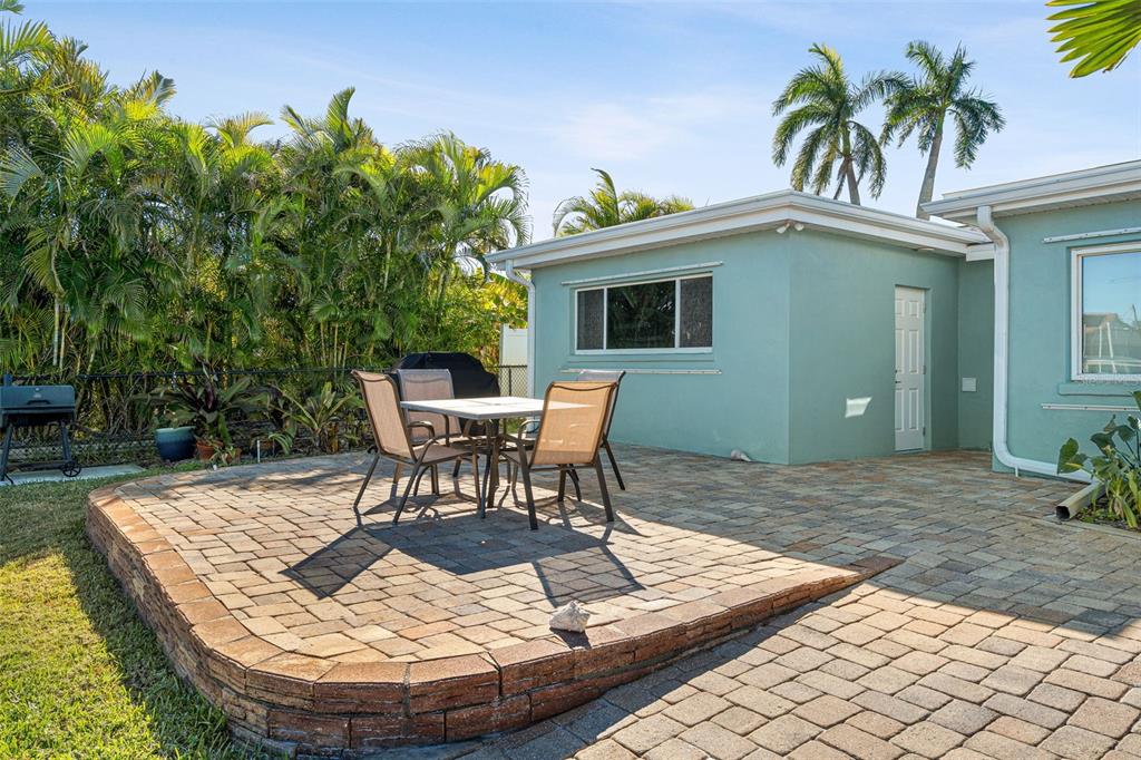 4908 Arlington Road Palmetto, FL 34221 - Photo 26 of 36 a view of a backyard with a patio