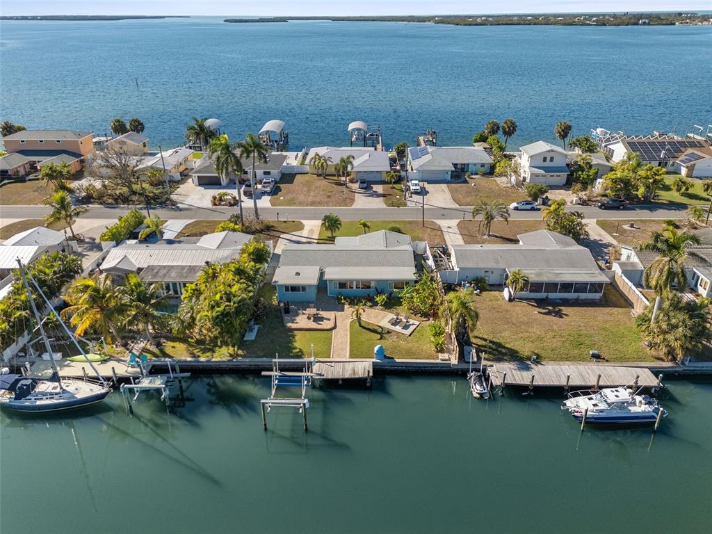 4908 Arlington Road Palmetto, FL 34221 - Photo 31 of 36 a store filled with lots of different kinds of people