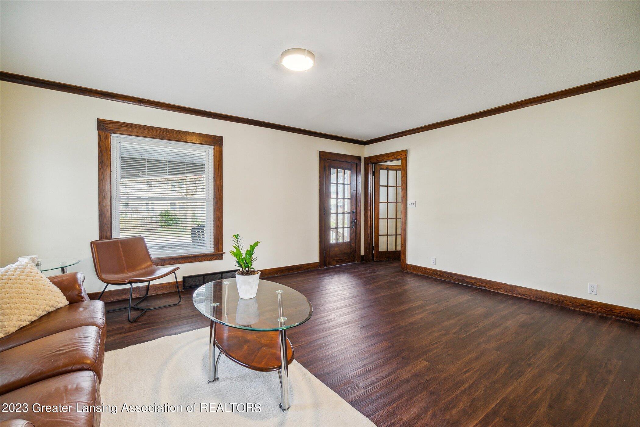 1509 Osborn Road Lansing, MI 48915 - Photo 7 of 33 08-1509-Osborn-Rd-Lansing-MI-48915-Windo