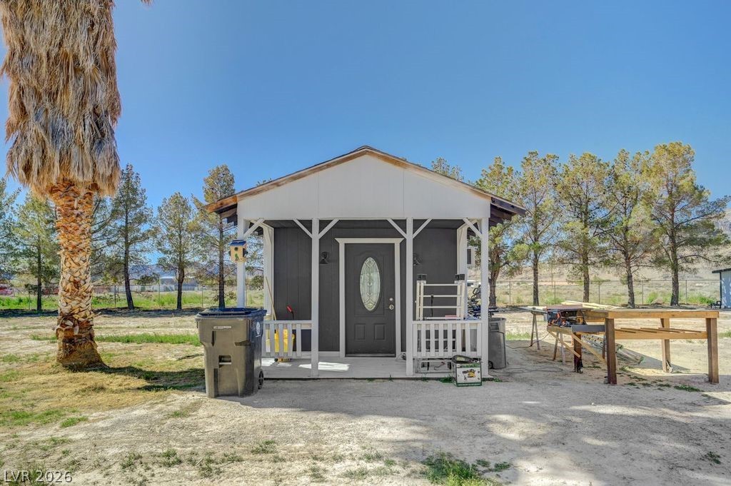 1850 West Simkins Road Pahrump, NV 89060 - Photo 53 of 82 15x11 new paint and flooring - has power - office, workshop, or storage you decide...