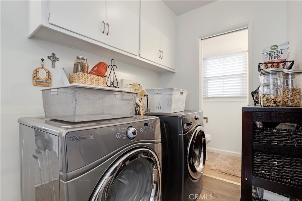 6237 Hamilton Lane La Crescenta, CA 91214 - Photo 14 of 45 a utility room with dryer and washer
