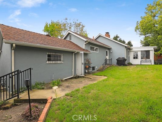 6237 Hamilton Lane La Crescenta, CA 91214 - Photo 36 of 45 a house view with a garden space