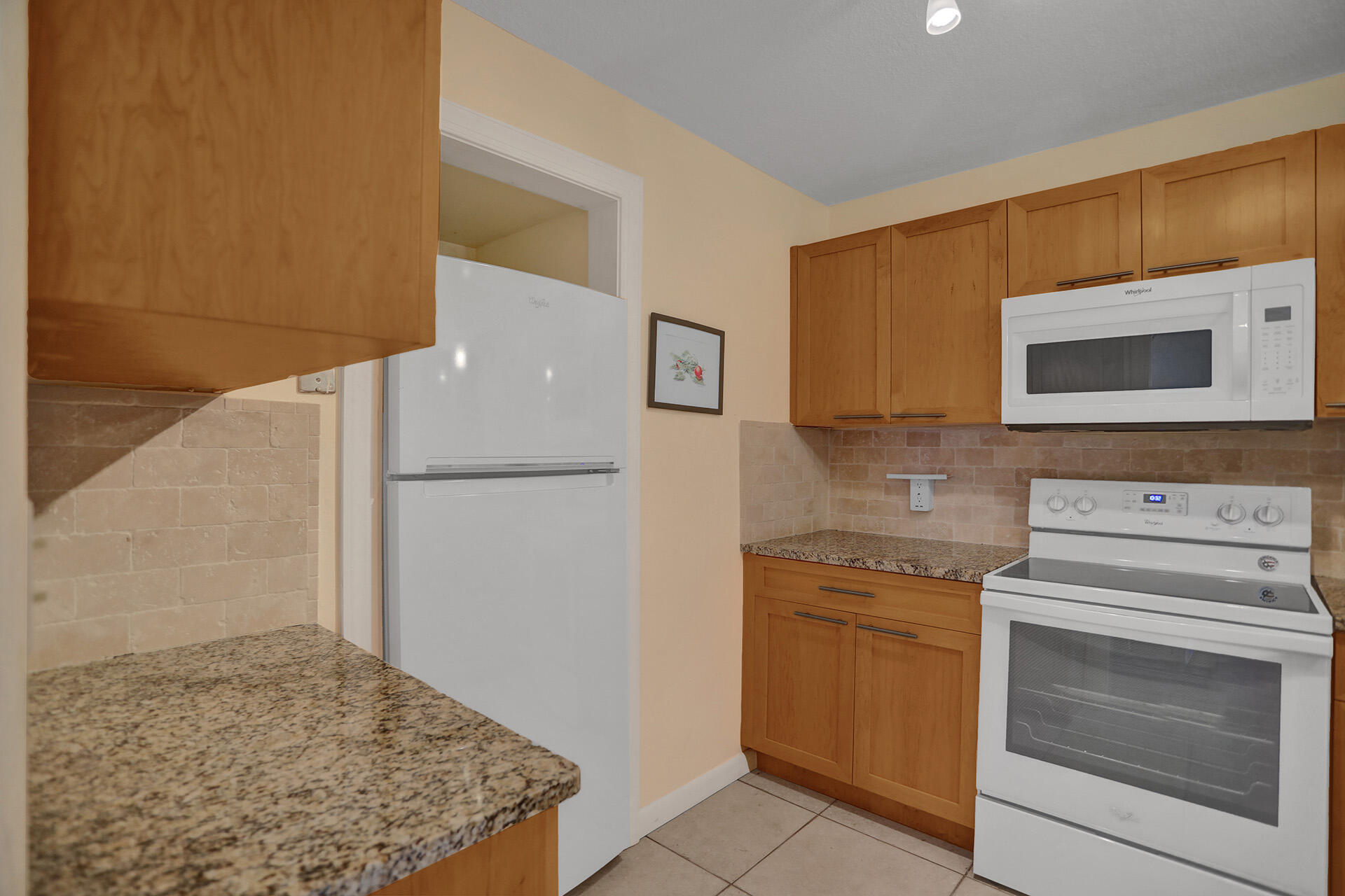 1 North Golfview Road, Unit 105 Lake Worth Beach, FL 33460 - Photo 12 of 37 3W1A3231