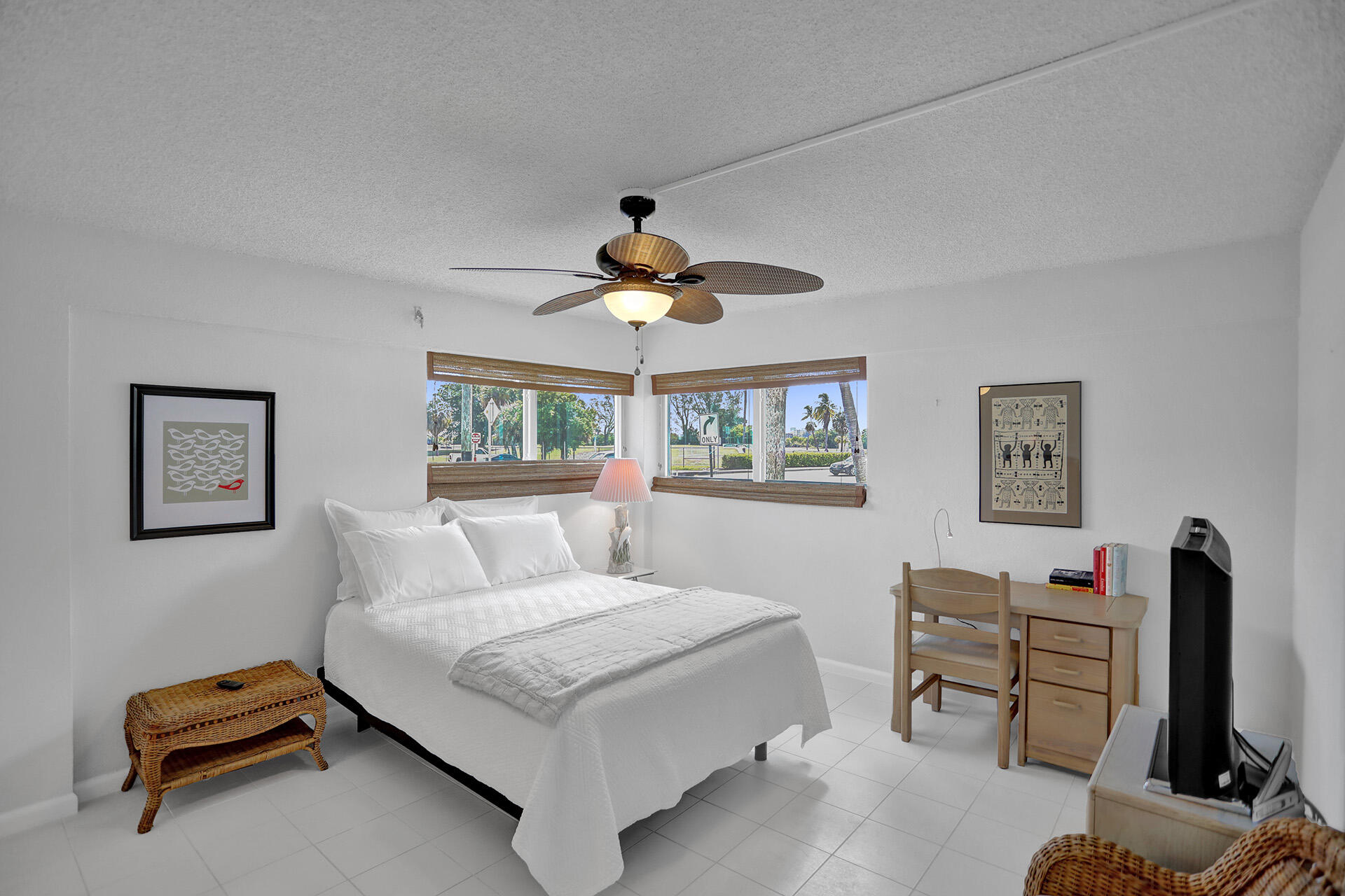 1 North Golfview Road, Unit 105 Lake Worth Beach, FL 33460 - Photo 19 of 37 3W1A3324
