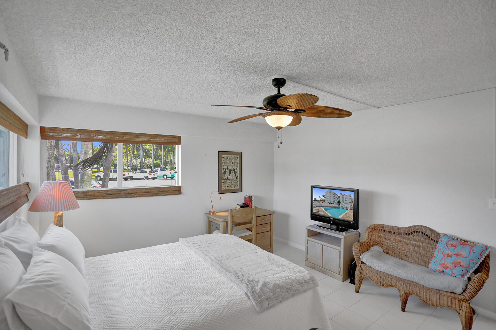 1 North Golfview Road, Unit 105 Lake Worth Beach, FL 33460 - Photo 20 of 37 3W1A3327