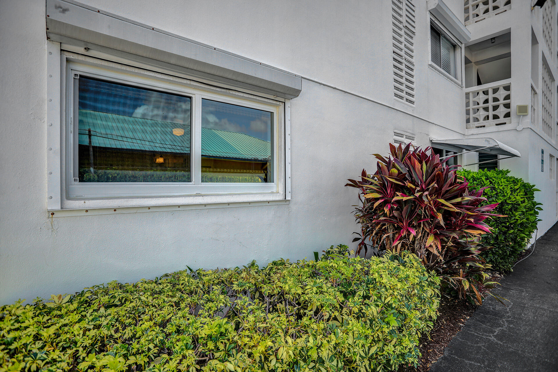 1 North Golfview Road, Unit 105 Lake Worth Beach, FL 33460 - Photo 28 of 37 3W1A3351