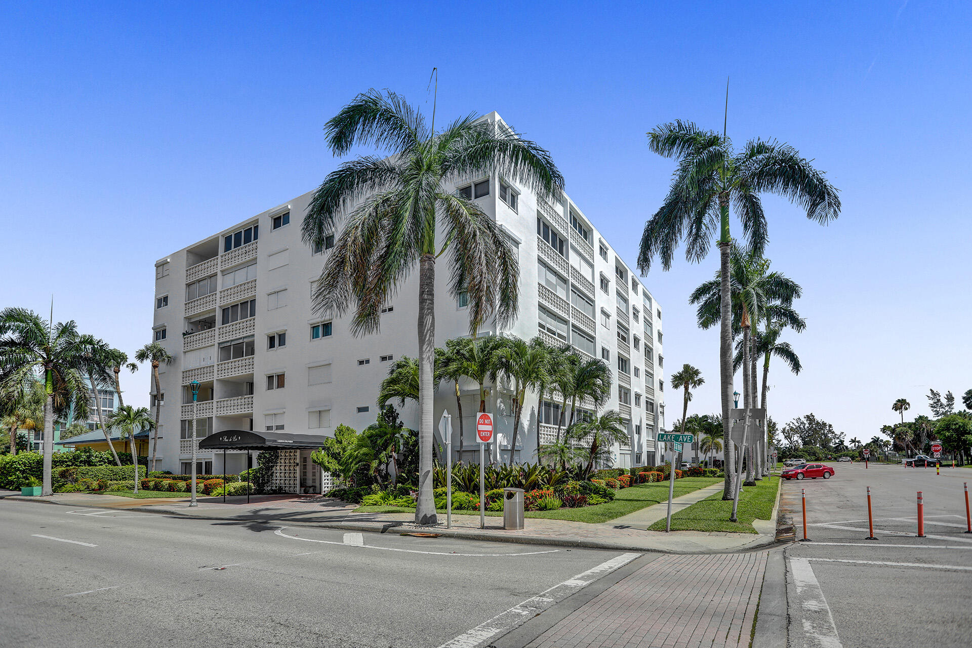 1 North Golfview Road, Unit 105 Lake Worth Beach, FL 33460 - Photo 35 of 37 3W1A3384