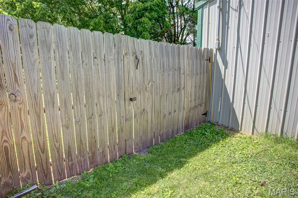 505 Hinton Street Kane, IL 62054 - Photo 10 of 61