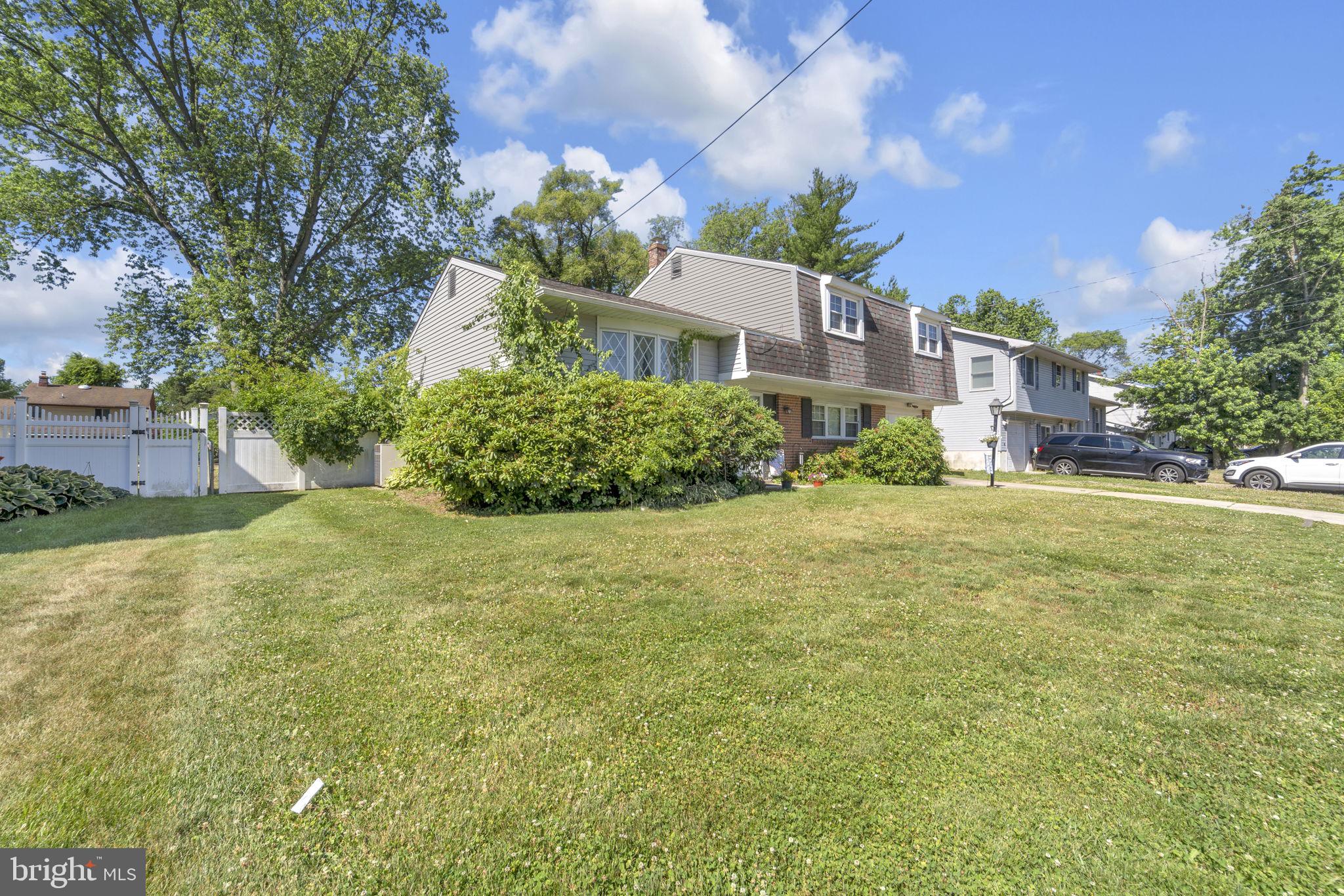 113 Lafayette Road Beverly, NJ 08010 - Photo 4 of 29 Exterior Front & Side