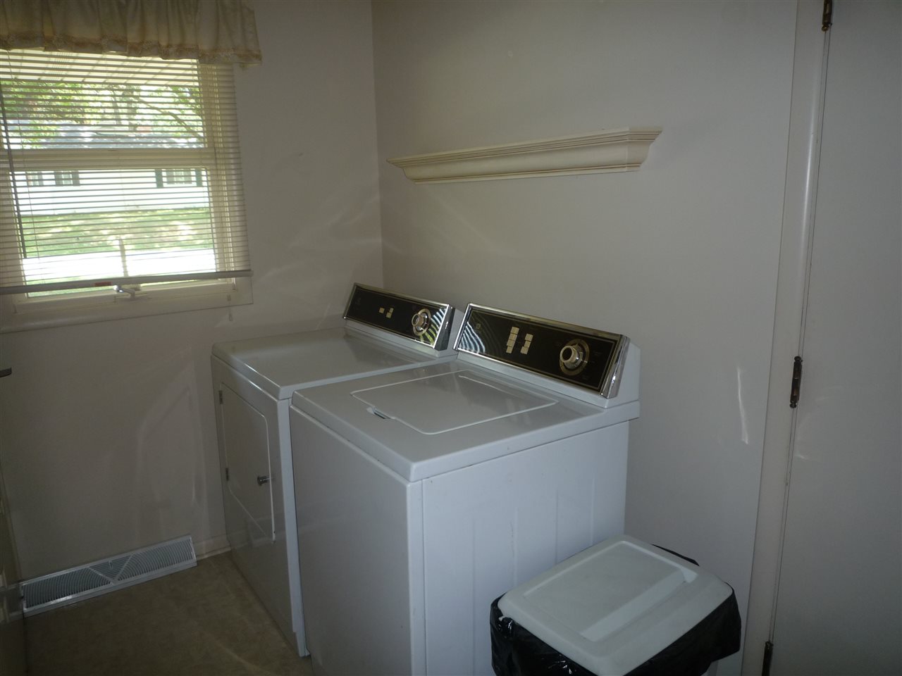 2130 Ridge Road Vincennes, IN 47591 - Photo 14 of 27 Gallery Image 14