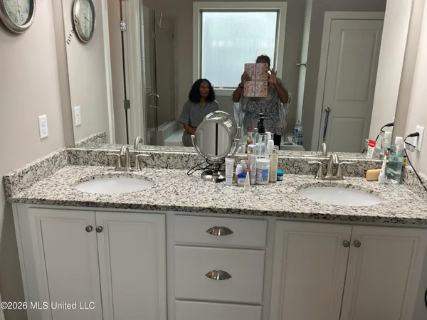 $450,000 | 4186 Carolyn Mitchell Drive, Olive Branch, MS 38654