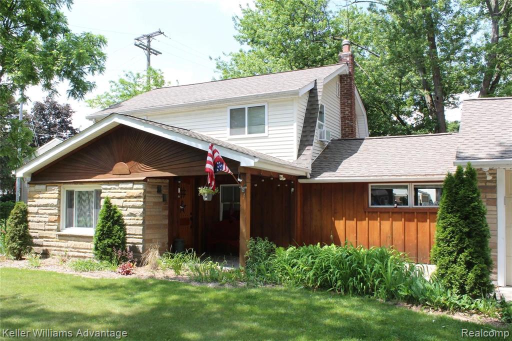 1309 Decker Road Walled Lake, MI 48390 - Photo 3 of 28