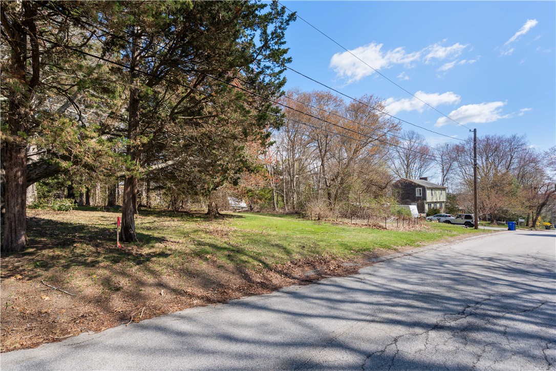 23 Smith Street Bristol, RI 02809 - Photo 5 of 7