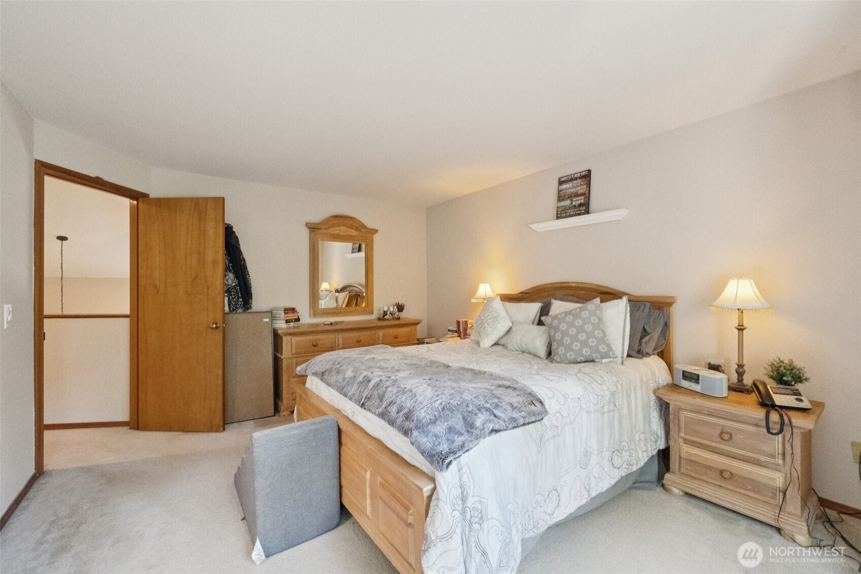 28820 52nd Place South Auburn, WA 98001 - Photo 20 of 33 a bedroom with a bed and a lamp