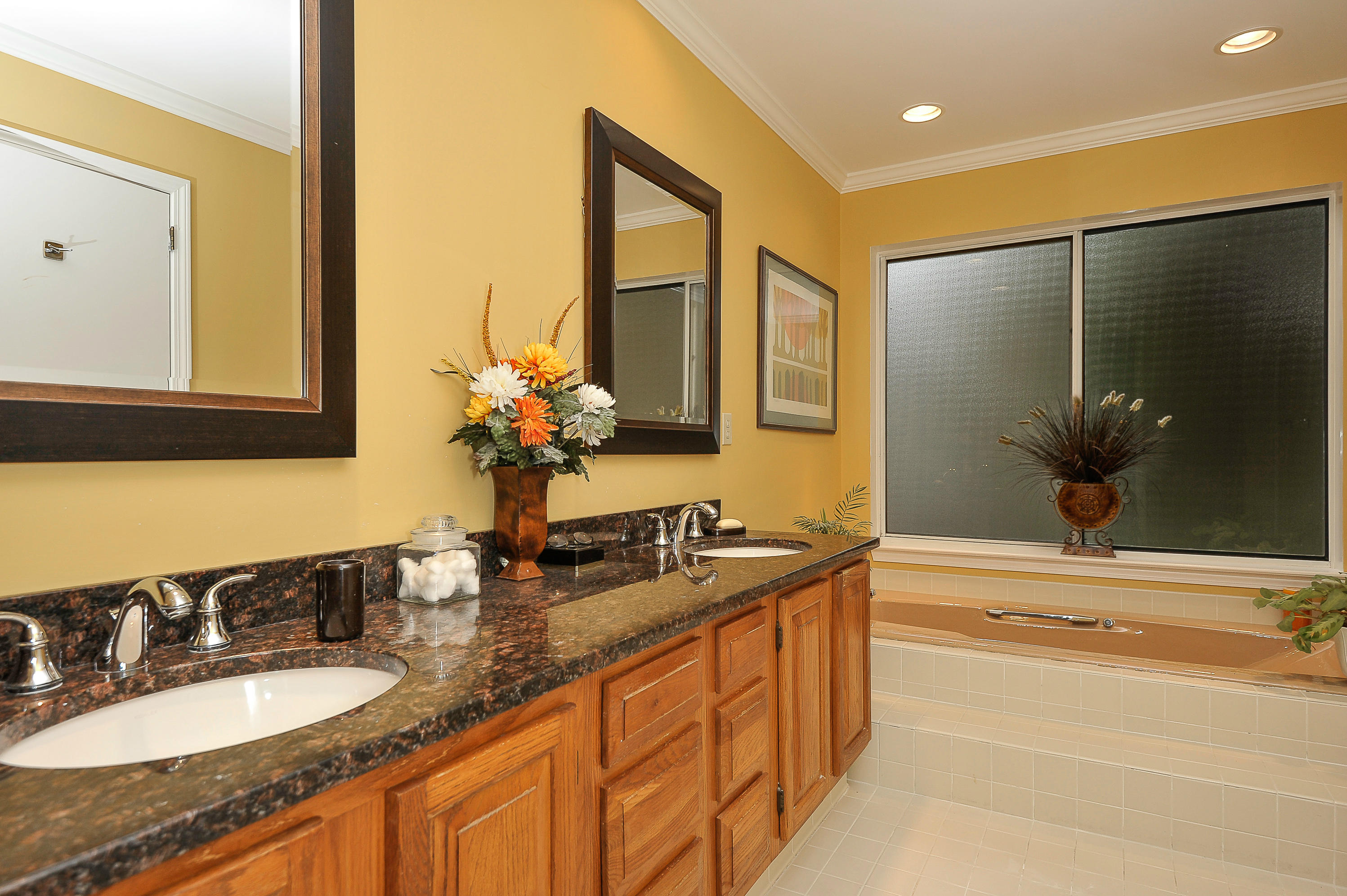 12 Farm Hill Road, Unit 12 Stamford, CT 06902 - Photo 11 of 17 Master Bath