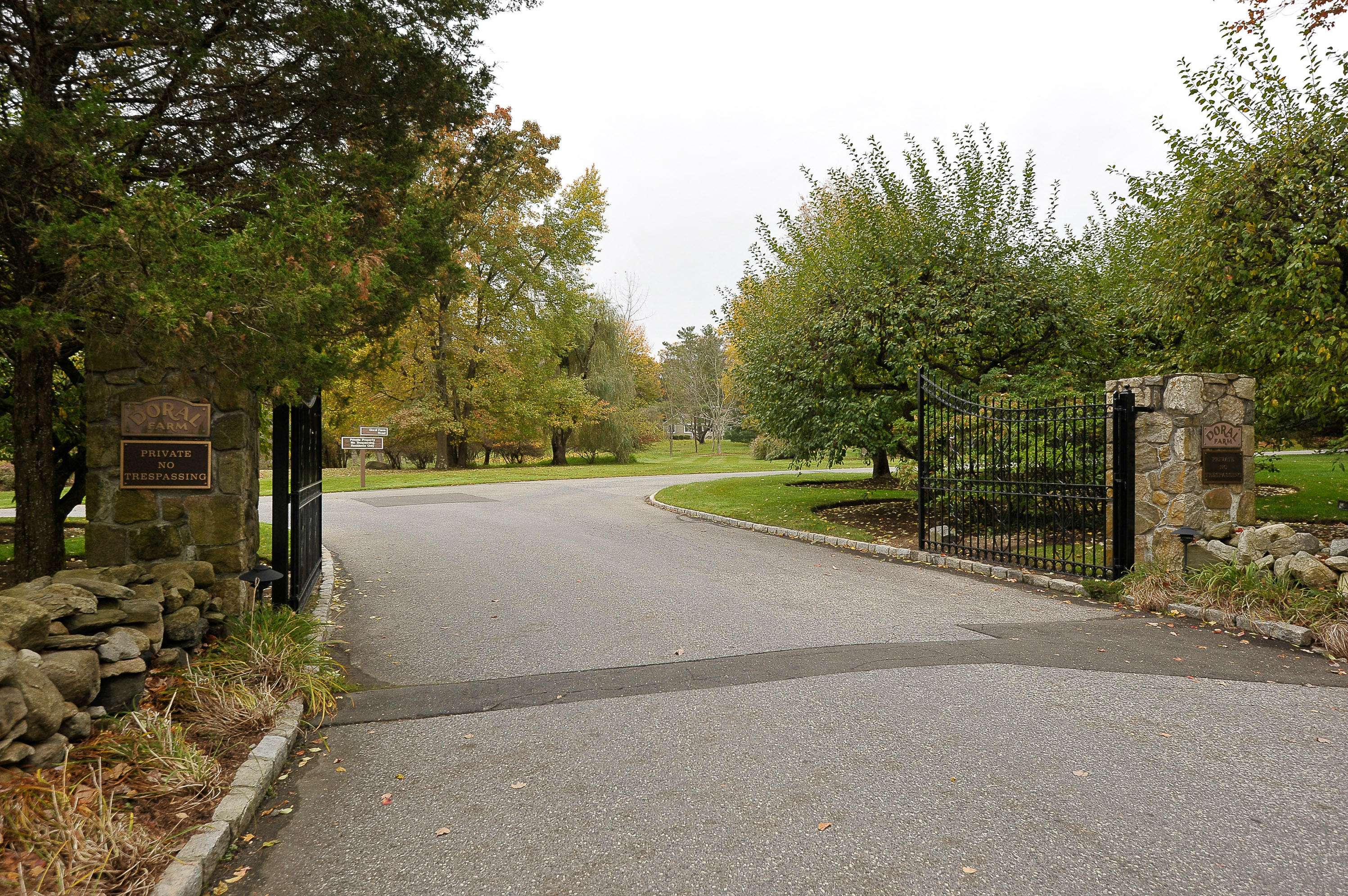 12 Farm Hill Road, Unit 12 Stamford, CT 06902 - Photo 17 of 17 Community Entrance