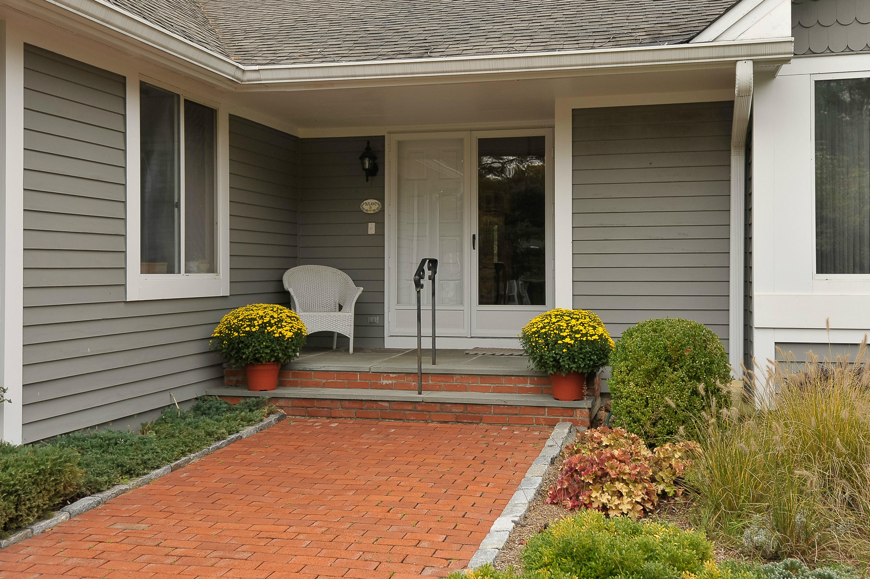 12 Farm Hill Road, Unit 12 Stamford, CT 06902 - Photo 2 of 17 Front Approach