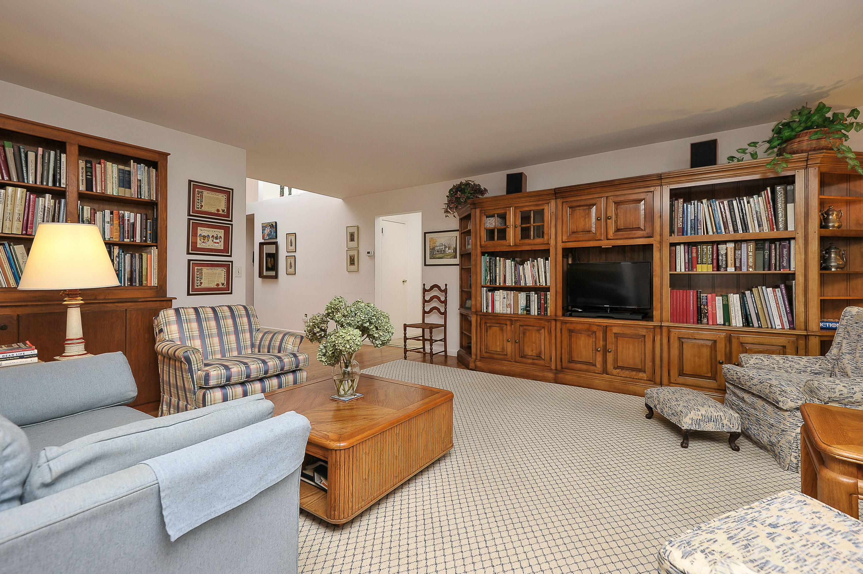 12 Farm Hill Road, Unit 12 Stamford, CT 06902 - Photo 7 of 17 Family Room