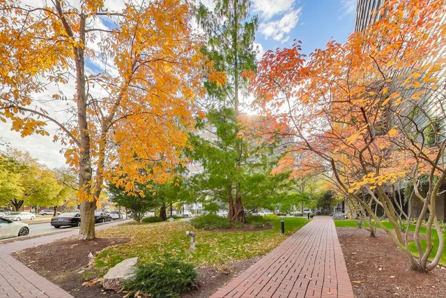 $306,000 | 800 Elgin Road, Unit 715, Evanston, IL 60201