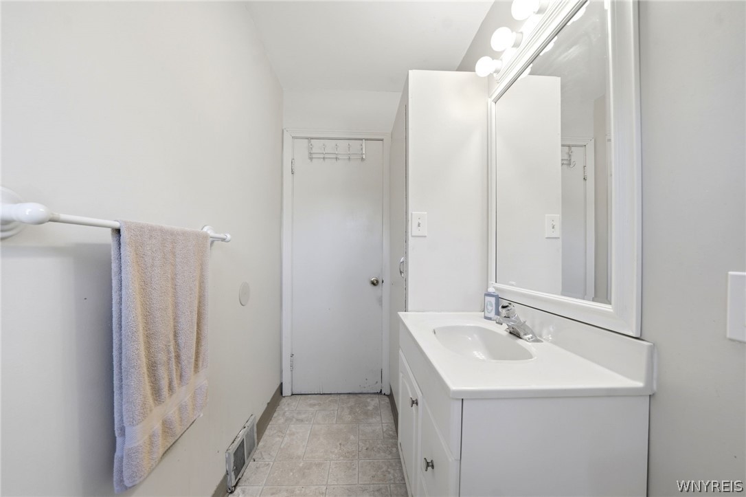 6467 Chestnut Ridge Road Orchard Park, NY 14127 - Photo 14 of 45 1st Floor half Bath