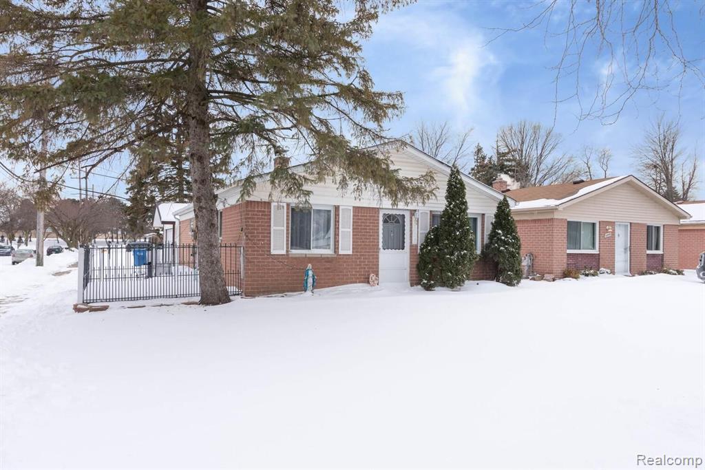 8856 East 14 Mile Road Warren, MI 48093 - Photo 1 of 22