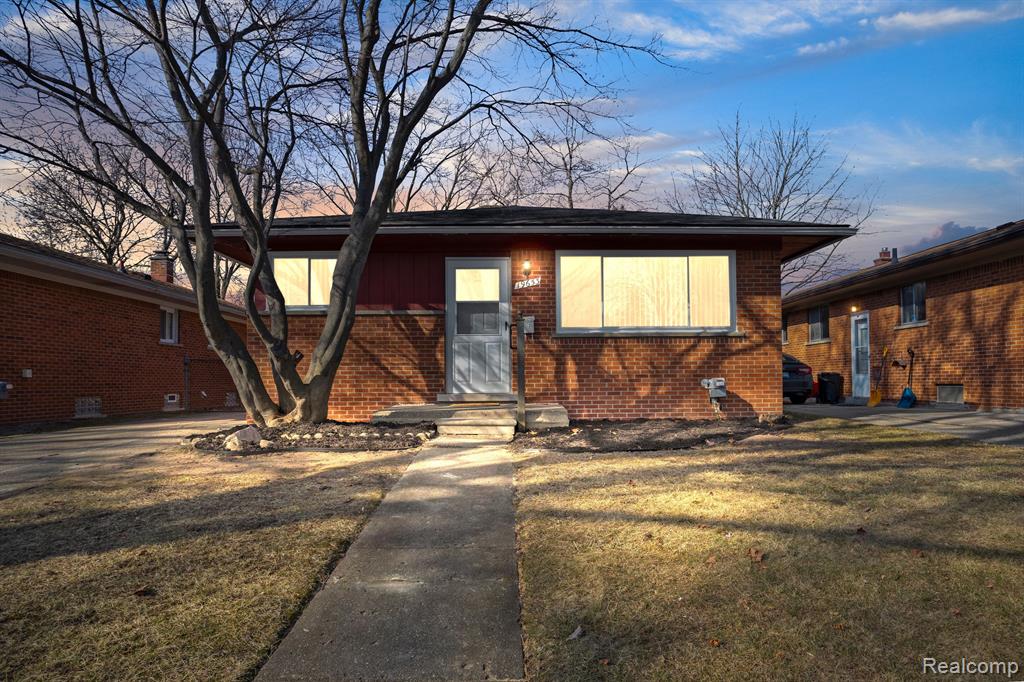 19653 Rensellor Street Livonia, MI 48152 - Photo 1 of 23