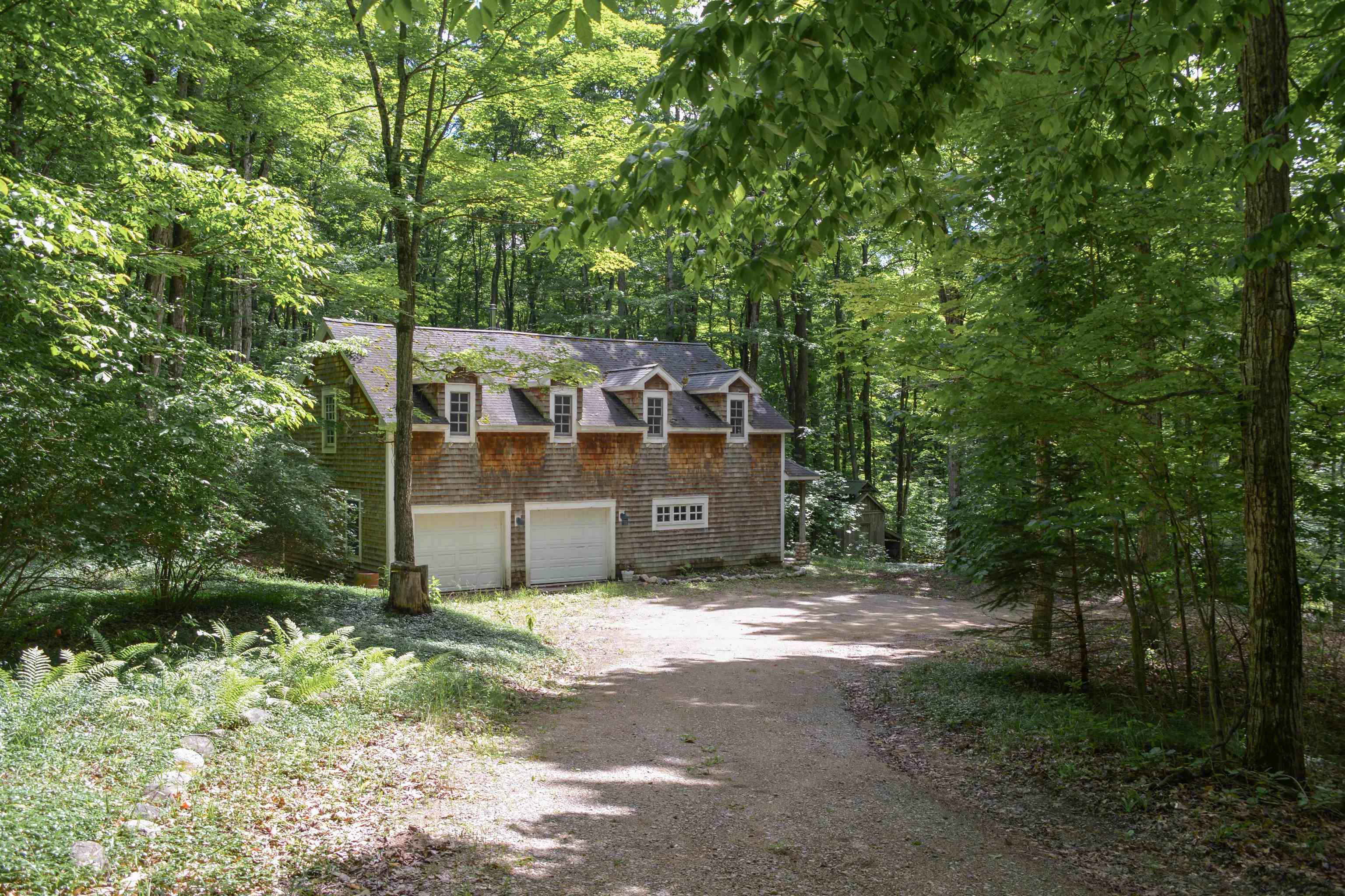 16568 Wagner Road Lake Ann, MI 49650 - Photo 3 of 79 1947392-50fb8ccf-c1dc-4aba-beb0-5966f095b429.JPG