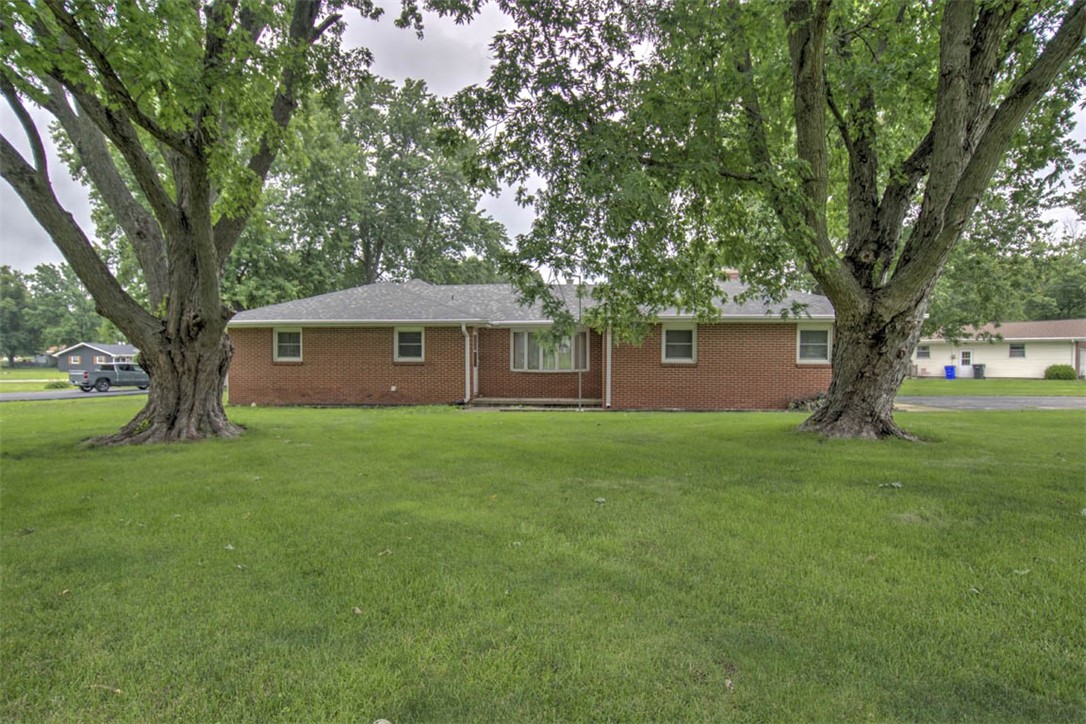 2220 Dunes Street Decatur, IL 62526 - Photo 1 of 29 Gallery Image 1