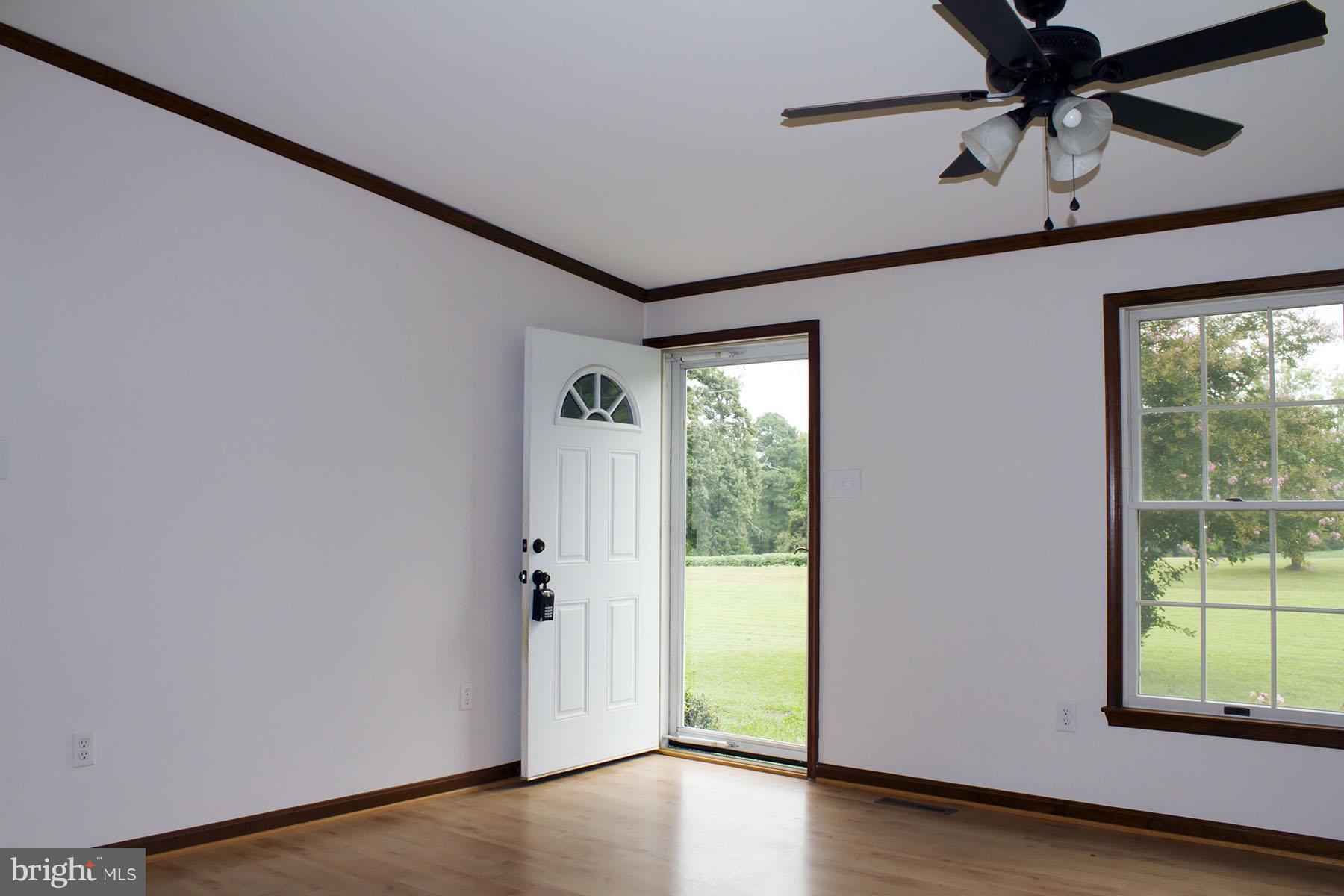 24605 Old 3 Notch Road Hollywood, MD 20636 - Photo 7 of 22 Living Room