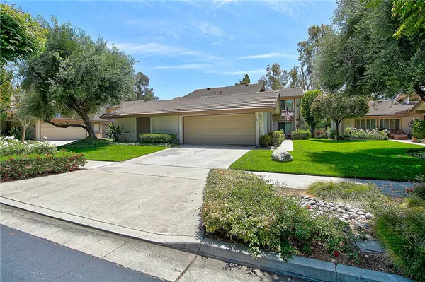 $649,500 | 732 Vía Zapata, Riverside, CA 92507