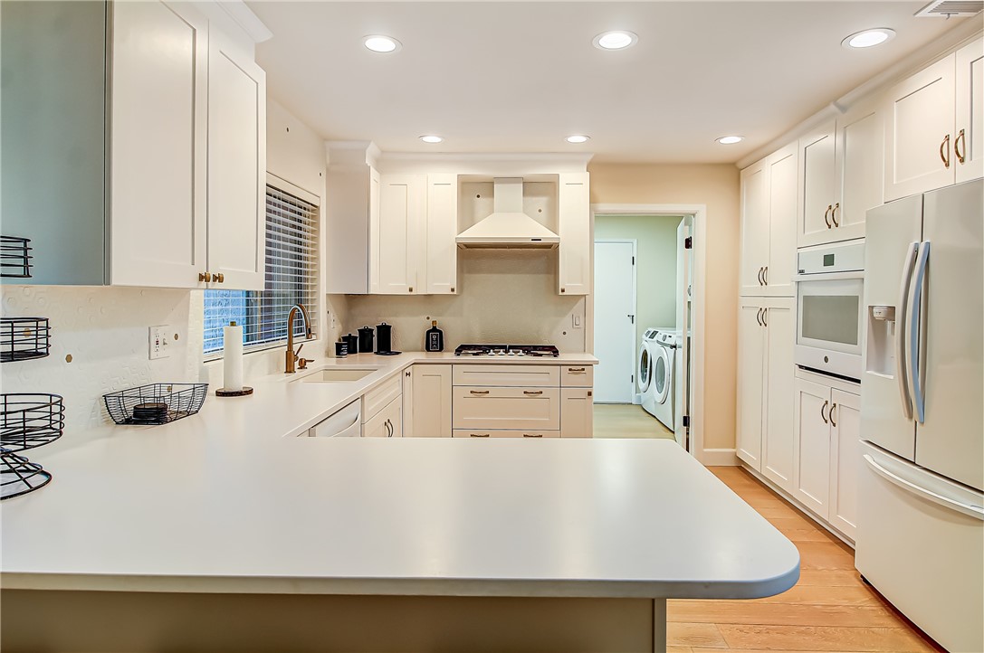 732 Vía Zapata Riverside, CA 92507 - Photo 14 of 46