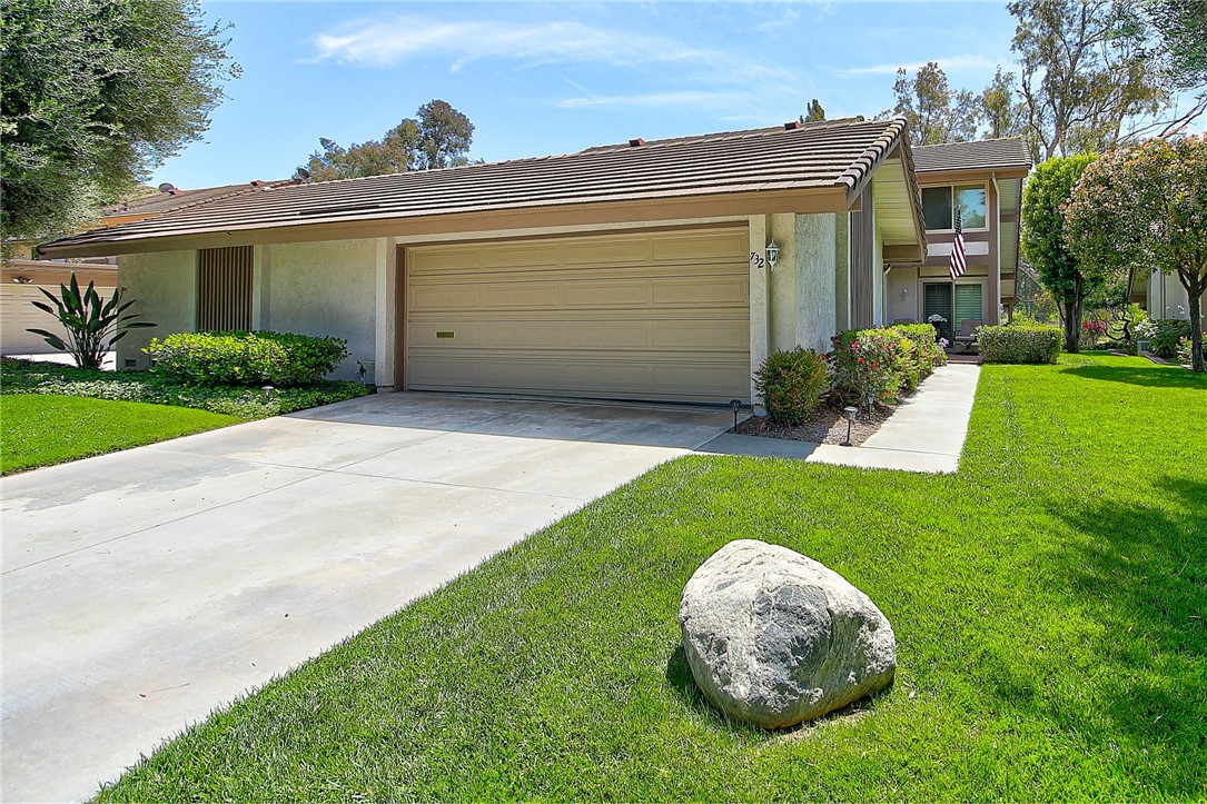 732 Vía Zapata Riverside, CA 92507 - Photo 2 of 46