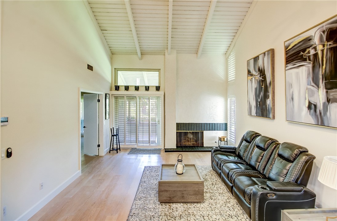 732 Vía Zapata Riverside, CA 92507 - Photo 7 of 46