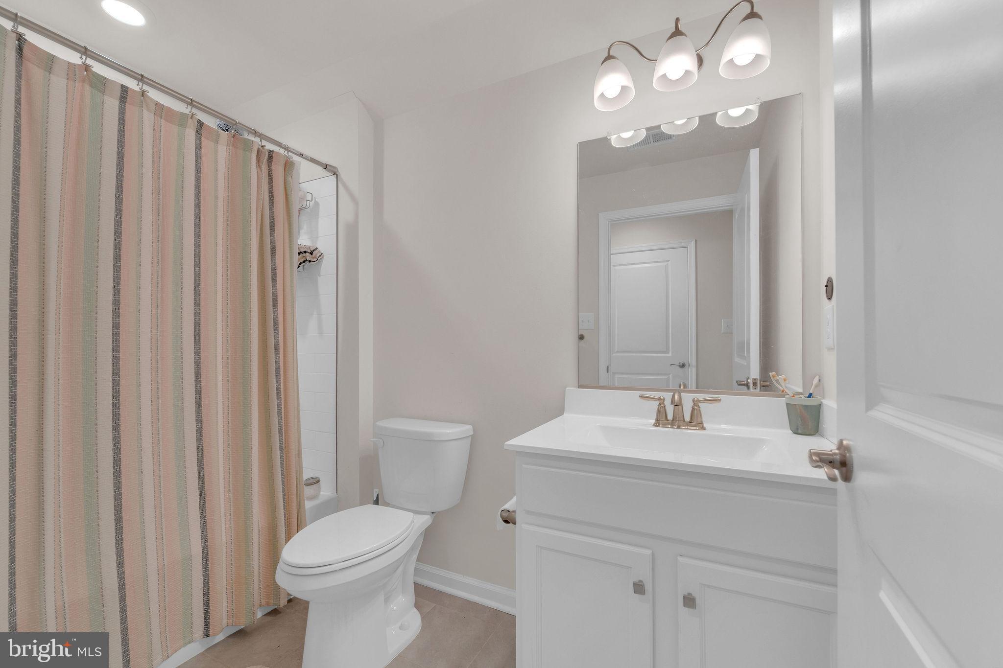 31 Walton Way Delanco, NJ 08075 - Photo 24 of 30 2nd floor full bathroom