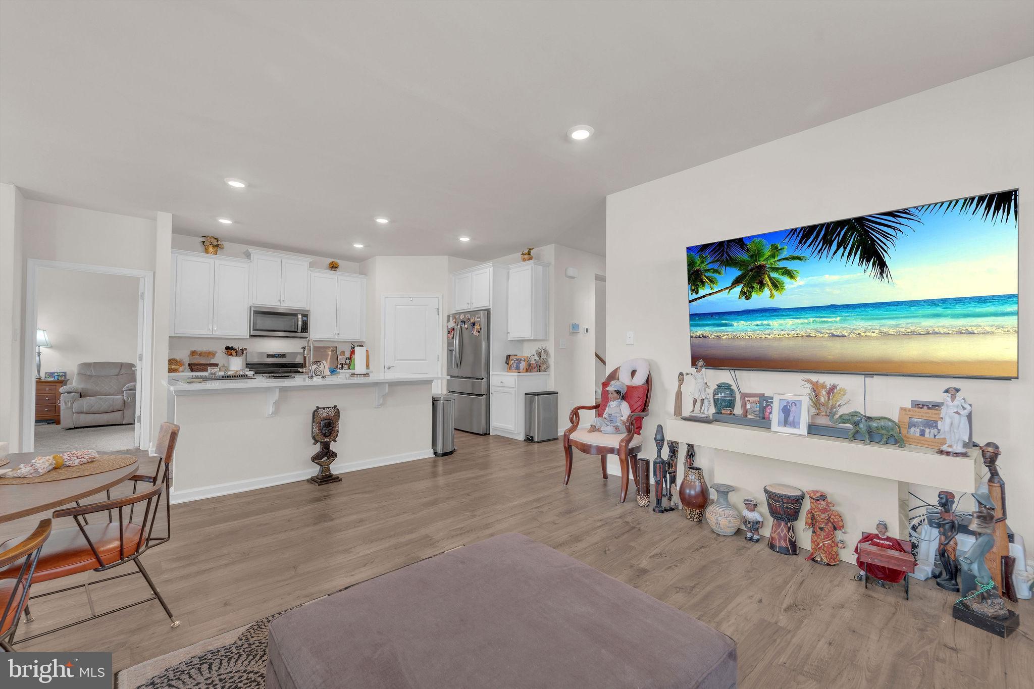 31 Walton Way Delanco, NJ 08075 - Photo 6 of 30 Family room view