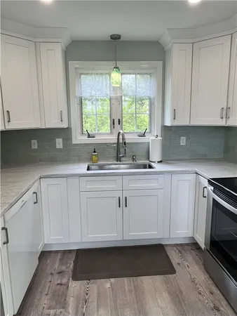 $2,500 | 116 Holden Road, South Kingstown, RI 02879