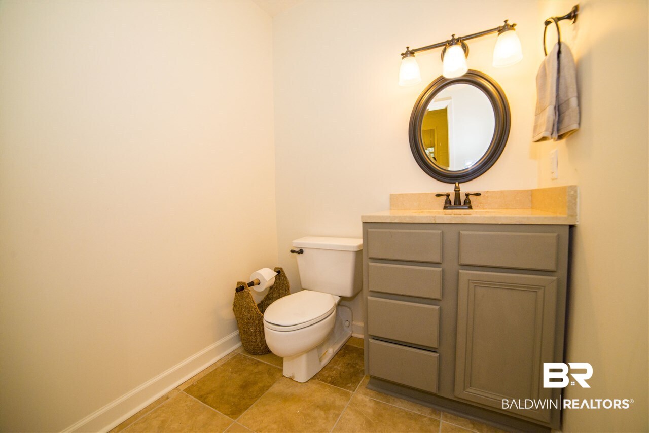 8638 County Road 34 Fairhope, AL 36532 - Photo 22 of 42 Half Bath