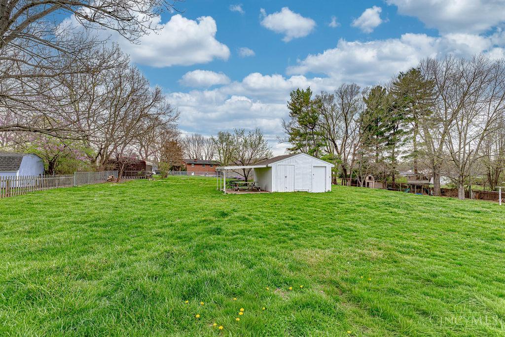 7527 Red Robin Street Franklin, OH 45005 - Photo 3 of 16