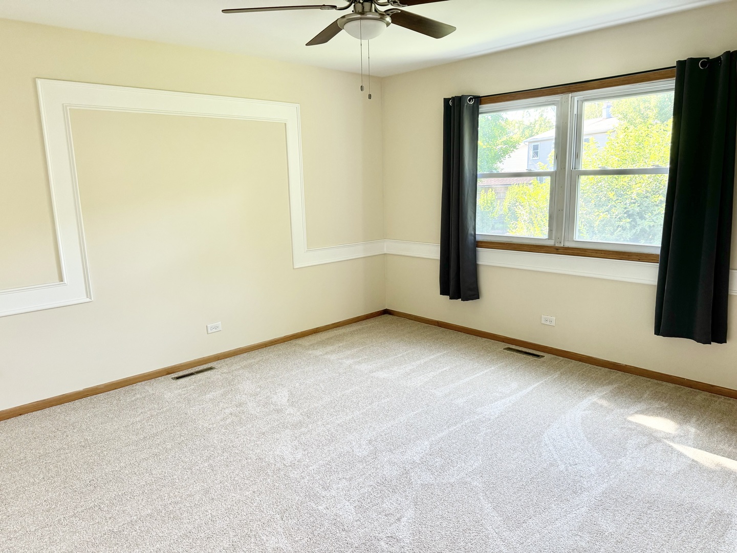 17588 West Summit Drive Grayslake, IL 60030 - Photo 5 of 19 an empty room with a window