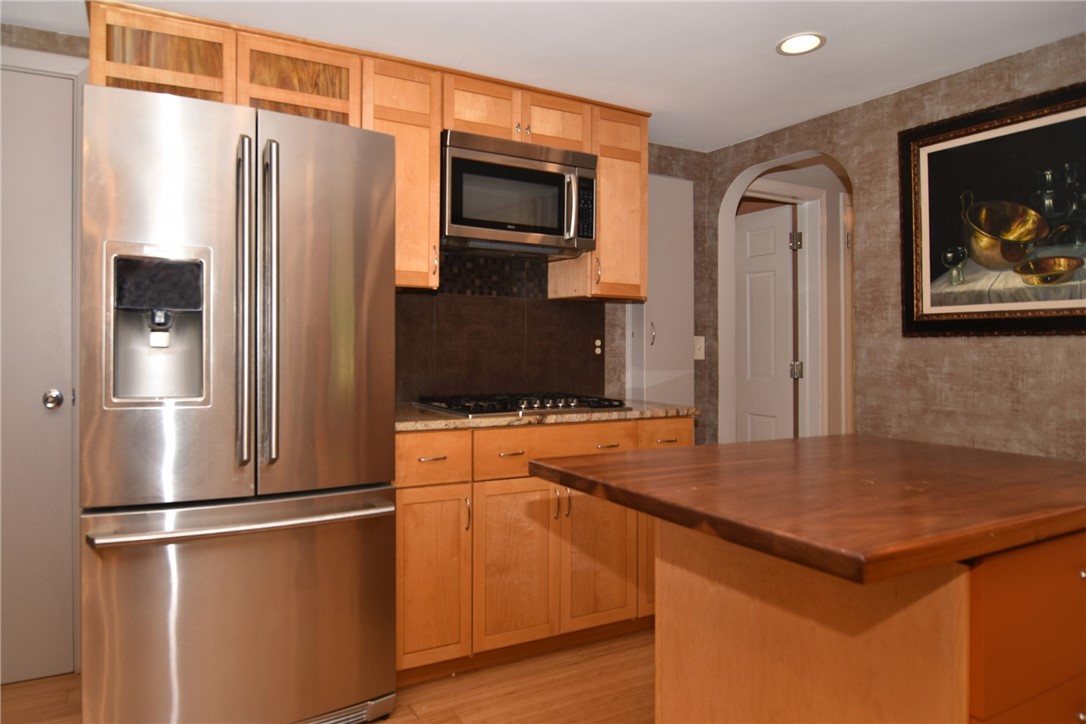 69 Diamond Hill Road Hopkinton, RI 02808 - Photo 11 of 46