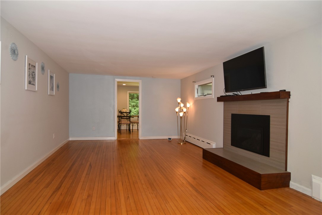 69 Diamond Hill Road Hopkinton, RI 02808 - Photo 3 of 46