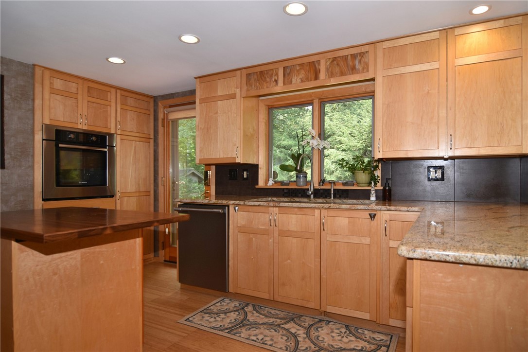 69 Diamond Hill Road Hopkinton, RI 02808 - Photo 7 of 46