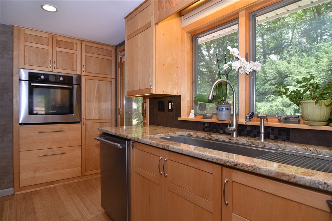 69 Diamond Hill Road Hopkinton, RI 02808 - Photo 8 of 46