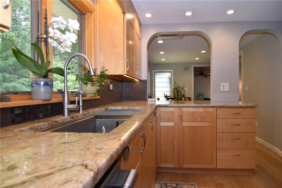 69 Diamond Hill Road Hopkinton, RI 02808 - Photo 9 of 46