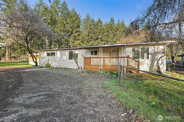 $299,950 | 21 East North Lake Drive, Shelton, WA 98584