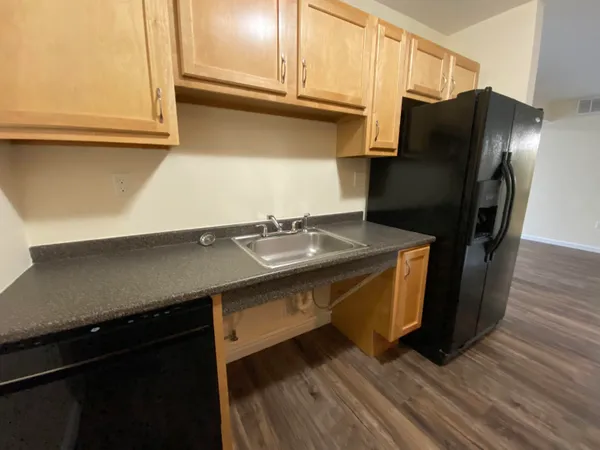 $1,965 | 100 Sentinel Court, Unit 107, Manchester, NH 03103