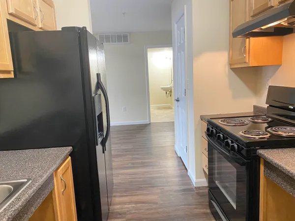 $1,965 | 100 Sentinel Court, Unit 107, Manchester, NH 03103